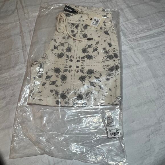 SER.O.YA Tyler Bandana Shorts 30 NWT - Picture 3 of 5